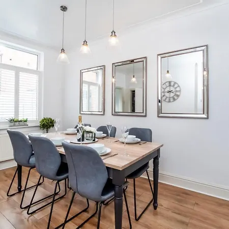 Semesterbostad Amberley House, - With Hot Tub -free Parking York